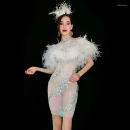 Scen Wear Elegant White Feather Off the Shoulder Short Dress Sparkly Rhinestones Födelsedag Firar Prom Party Night Dresses Costume