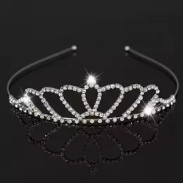 Party Favor Beautiful Shiny Crystal Bridal Tiara Party Pageant Sliver Plated Crown pannband Billiga ogräs Tiaras tillbehör C9