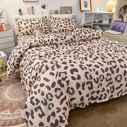 Leopard Printed Cartoon Geometric Duvet Cover Comfort King Size Queen Bed Sheet 230105