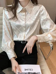 女性のブラウスシャツエレガントな女性サテンブラウスシャツデザイナーレディースシフォンシャツ女性トップファッションオフィスレディワークウェア服230223