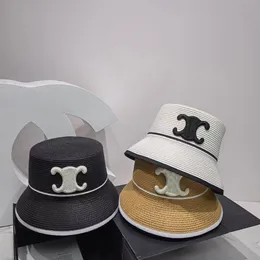 Luxurys Desingers 편지 밀짚 모자 모자 여자 모자 매력적인 자수 버킷 모자 패션 레저 디자인 블록 모자 3 색 자수 씻은 선 스크린 예쁜 색상