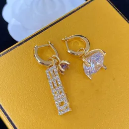 2023 neue Stud Ohrringe Mode Luxus Marke Designer Klassische Wunderschöne Diamant Ohrringe Hochzeit Party Geschenk Ausgezeichnete FF