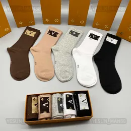 Designer Luxus Luis Vitons Mittelröhrchen Socken Fashion Herren und Frauen lässige Baumwolle atmungsaktive lächelnde Gesichtsgedruckte 5 Paars Socken mit Kasten