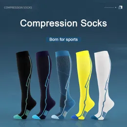 5pc Socks Hosiery 2021 Marathon Sports Compression Socks Men Women Rainbow Stripes Blood تعزيز الدورة الدموية جوارب الضغط الطبي الهدية Z0221