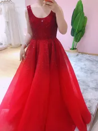 2023 Sparkly Crystal Burgundy Ball Gown Evening Dreases 고급 Crystal Dubai 약혼 무도회 가운 Abendkleider Robe de Soiree