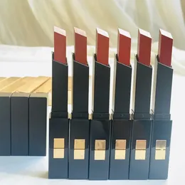 Hot Brand Lipstick Rouge A Levres altamente pigmentado Velvet Matte Alta qualidade e não é fácil de desaparecer novas barras de ouro 22G