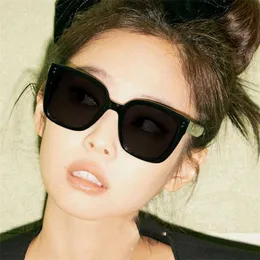 Solglasögon poloriserade svarta fyrkantiga solglasögon 2020 modedesigner nyanser för kvinnor sommarkörande glasögon koreanska UV400 -skydd G230223