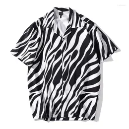 Chemises décontractées pour hommes Harajuku motif zèbre chemise hommes Streetwear Style coréen à manches courtes pour vêtements Vintage de haute rue