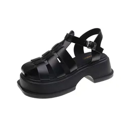Sandálias clássicas de cor sólida redonda sandálias plásticas Mulheres Summer Ultra Light confortável confortável Sapatos de férias de férias de lazer de lazer 2022 Z0224