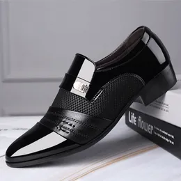 Vestido sapatos mazefeng moda deslize nos homens oxfords Business Classic Leather S Suits 230224