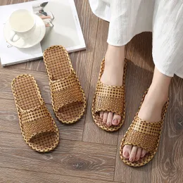 Chinelos Amantes de Verão Crochet Banheiro Chinelos Plana Anti-Slip Moda Marca Praia Sapatos Mulheres Home Indoor Slides Homens Sandálias Cana 230224