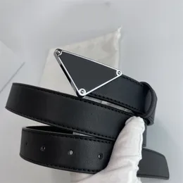 أحزمة الحزام الفاخرة للرجال مصمم للرجال المثلث المعدني مشبك متعدد الألوان مريح الخصر ceinture مادة جلدية مصمم أزياء حساسة أحزمة yd017 b23