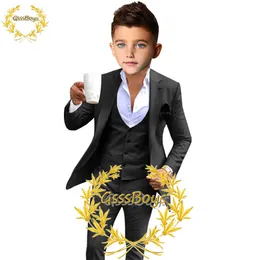 Set di abbigliamento Abito da ragazzo Smoking da sposa Pezzo Giacca beige Pantaloni Gilet Bambini Blazer personalizzato Set Abito slim fit Moda conjuntos de blazer