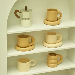 MUGS 접시 커피 컵 및 접시를 곁들인 Floriddle Ceramic Mug 홈 오피스 티컵 커피 컵 한국 머그잔 세라믹 플레이트 230224