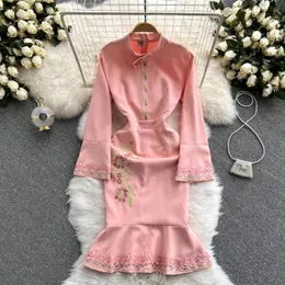 Casual Kleider Frühling 2023 Mode Frauen Retro Stickerei Blume Rüschen Fischschwanz Kleid Langarm Elegante OL Party