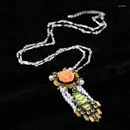 ペンダントネックレス到着ローズフラワーロングネックレス女性コスチュームアクセサリーギフト用のシンプルな樹脂模倣真珠