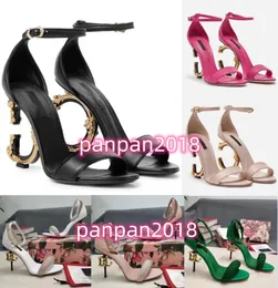 Famous Summer Brand Sandals Shoes Women Polished Calfskin D-shaped Heel Patent Leather Lady Gold-plated Carbon Gladiator Sandalias Party Wedding EU35-43 shoesbox
