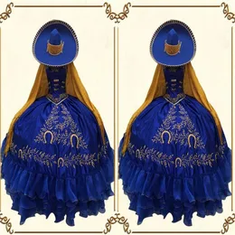 2022 Flores de bordados de ouro vintage Royal Blue Quinceanera Prom Vestidos de Ball Vestido XV M￩xico Charro Cetin Party Evening Sw304n
