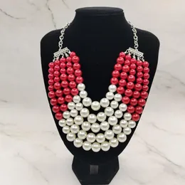 Cadenas hechas a mano American Sorority AEO Multi-Layer Letter Red Pearls Collar de estilo largo Mujer Accesorios de moda