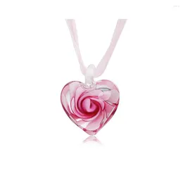 Collane con ciondolo Bella smalto Fiore a spirale Amore Collana a forma di cuore Gioielli interni a catena con nastro geometrico intarsiato per regali da donna