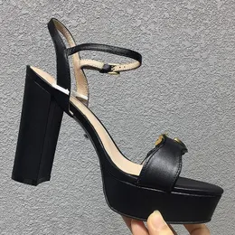 estate Sandali da donna Designer di lusso classico Fibbia Piattaforma per scarpe in vera pelle 13 cm tacco Cinturino scarpe di grandi dimensioni 35-42 matrimonio di alta qualità Sandalo con tacco alto Con scatola