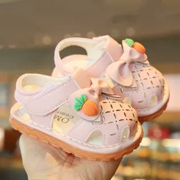 Sandalen Sommer Babyschuhe Mädchen Prinzessin Sandalen Schutz Zehen Mode Sandalen mit dem Sound 02 Jahre Babys Kleinkindschuhe Größe 1519 Z0225