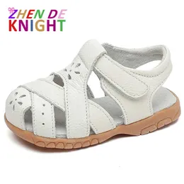 Sandali Sandali estivi per bambini Scarpe da principessa intrecciate a punta chiusa da bambina Scarpe da spiaggia con suola in gomma Pantofole romane casual da bambina per bambini Z0225