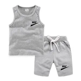 2pcs/Set neue Sommer -Jungen -Kleidungsstücke Kinder Girls T -Shirt Shorts Kleinkind Casual Clothing Set Kids Tracksuits Brand Logo Druck