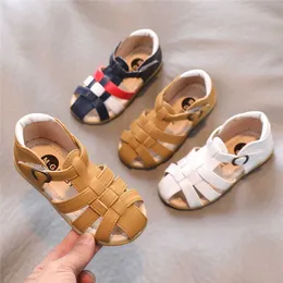 Sandali Estate Sandali per bambini Ragazzi T Strap Scarpe da spiaggia Cover Toe Girls Priness Shoes Baby Children Weave Scarpe traspiranti Cut Outs Toddlers Z0225