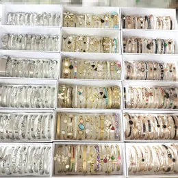Pulseiras de marca de luxo lote misto atacado de 5 peças de produtos mistos preço de chãomarca masculina feminina pulseira pulseira