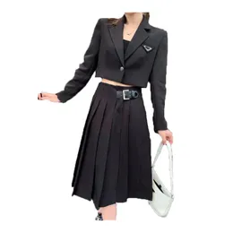 Blazer formal para mulheres vestido de 2 peças saia ternos escritório senhoras roupas de trabalho conjuntos de jaqueta de manga longa estilos OL vestidos plissados roupas femininas preto e branco roupas de qualidade