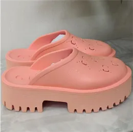 Перфорированные дизайнерские сандалии роскошная платформа Слайд Полые рисунки прозрачные материалы сандальные резиновые пластины размеры тапочки 35-42