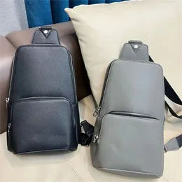 Bolsa de corpo transversal Men Bag Pacote de peito masculino Pacote genu￭no de couro artesanal Bolsas de mensagens de corpo transversal Mulheres ao ar livre Bolsas de f￣ de f￣