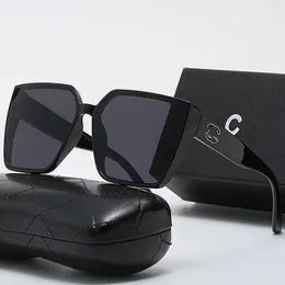 مصمم نساء للنساء نظارة شمسية فاخرة الأزياء النظارات الماس مربع Sunshade الشكل الكريستال شكل الشمس كاملة الحزمة نظارات Lunette