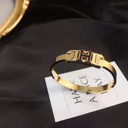 Tasarımcı Bilezikler Kadın Bangly Lüks Marka Mektubu Mücevher Kristal 18K Altın Kaplama 925 Gümüş Kaplama Paslanmaz Çelik Sevgililer Hediye Bangles Erkek Bilezik S134