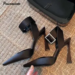 Klänningskor stjärna stil lyxiga satin strass fyrkantiga spänne kvinnor pumpar sexig ankel rem slingbacks sommar höga klackar kändis prom skorl230227