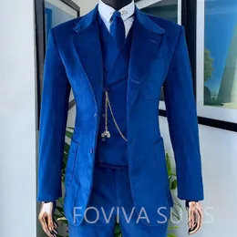 Męskie garnitury Blazers Królewskie Blue Velvet Suits for Men 3 -Place Wedding Haunds Tuxedo Lapel Męska kurtka modowa z kamizelkami 230227