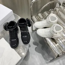 Re-Nylon Forum Günlük Ayakkabılar Moda Klasik trend Lüks Tasarımcı Sneaker Rahat Nefes alabilen çift üst alçak Siyah Beyaz Tasarım Üçgen cep Ayakkabı numarası 35-45
