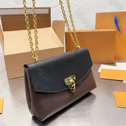 Modedesigner Axelväskor Kvinnor Handväska Oxiderande läder Elegant Messenger Bag Lyx flicka Shopping Plånböcker Tote dammpåsar