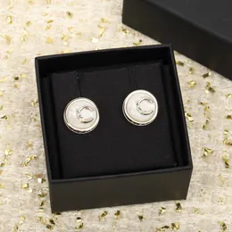 2023 Luxury Quality Charm Round Shape Stud Earring med vit färg Have Box Stamp Small Size PS3316