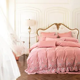 Sängkläder uppsättningar 2023 Långbotten Cotton European European broderad lycklig och tyst tid täcke täcke lakan kuddväskor