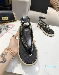 Designer-2023 Yeni Varış Flats Sandalet Sandalet Yüksek Topuklu Flip Flips Sandal Elastik Arka Kayış Klipsli Boncuklar Çin'de Yapıldı