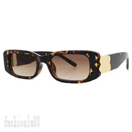 Sport-Sonnenbrille für Damen, modische Sonnenbrille, trendige quadratische Kunststoffrahmen, Strand-Accessoires, occhiali da sole, coole schwarze Farbtöne, Designer-Sonnenbrille PJ025 C23