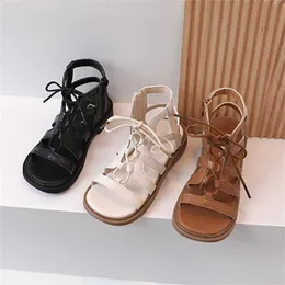 Sandals 2023 Summer New Girls Roman Sandals Fashion Princess Hightop Opentoe Soft Bottom Nonslip Nonslip Middle School's Beach Shoes Z0225