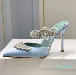 stiletto topuk elbise ayakkabıları saten bayan terlik lüks tasarımcılar 232323 kristal dekorasyon sandalet en kaliteli 9 cm yükseklikte topuklu akşam parti terlik 35-42