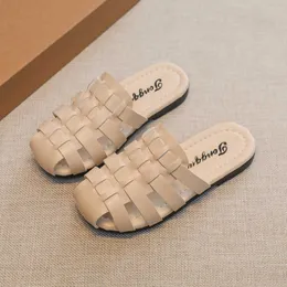 Летние тапочки Sandals Girl Pu Cover Toe Children Beige Black Sliders Мягкий отдых на открытом воздухе 2636 детские пляжные сандалии Z0225