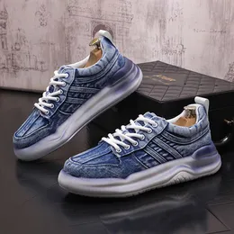 2023 Luxury Royal Style Men Tags Depese Denim grueso Bottomhen Loficers de diseñadores Lace-up informal Sapato Social Masculino