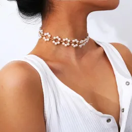 Choker Retro Intarsien Imitation Perle Halskette Hohle Blume Damen Mode Einfache Armband Hochzeit Party Requisiten