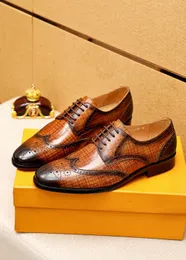 2023 Scarpe eleganti da uomo in coccodrillo di marca da uomo Scarpe brogue da lavoro formali nuove Scarpe casual da uomo in vera pelle casual di alta qualità Taglia 38-45