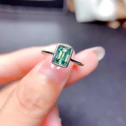 클러스터 반지 단순하지만 클래식 한 고전적인 녹색 Moissanite ring 여성 보석류 사각형 보석 컷 약혼 925은 생일 선물